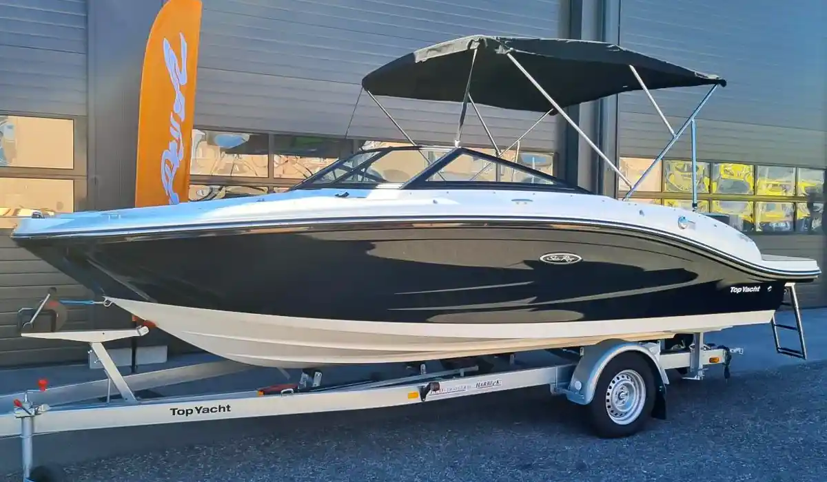 2023 Sea Ray SPX 190